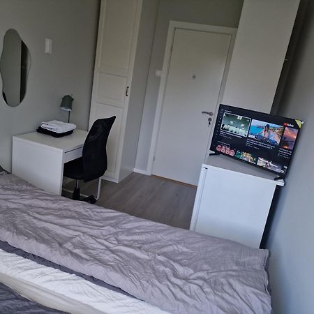 Privat Room In Shared 3 Rooms Apartment Manglerud Осло Экстерьер фото